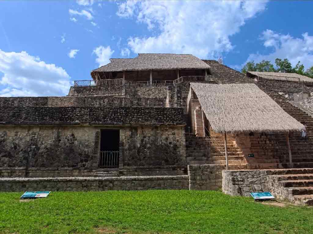 Hubiku Ek Balam Chichen Itza Mayan Town